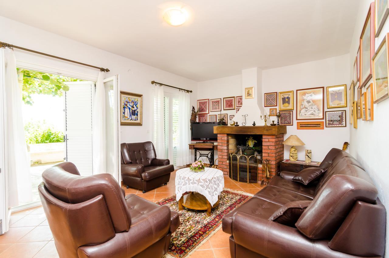 Holiday Home Field Of Olives Gruda Exterior foto